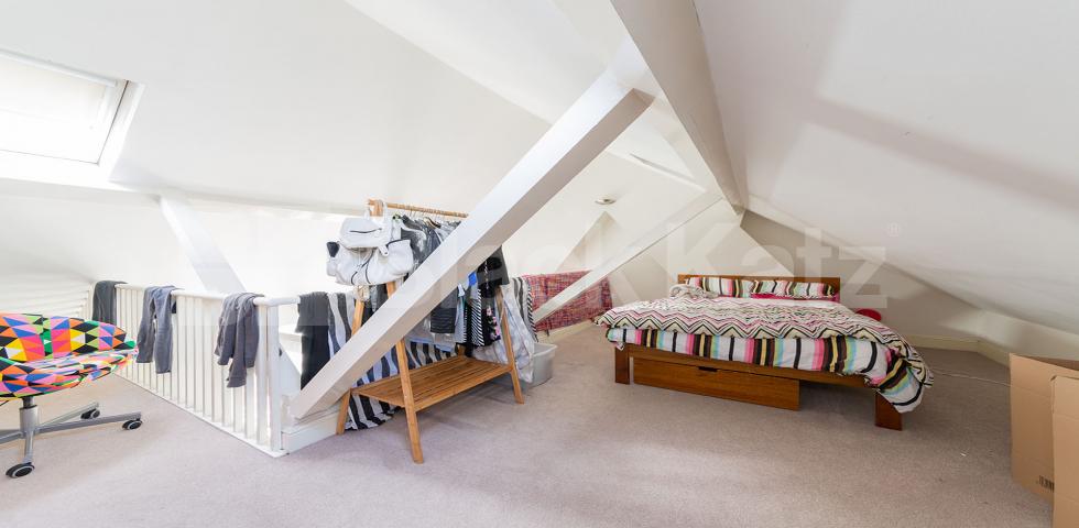 			NEW INSTRUCTION (Private Garden), 3 Bedroom, 1 bath, 1 reception Flat			 Pavillion Terrace, Wood Lane , North Kensington 